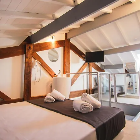 Maison Du Port 42 B&B