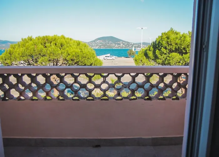 Maison Du Port 42 3*